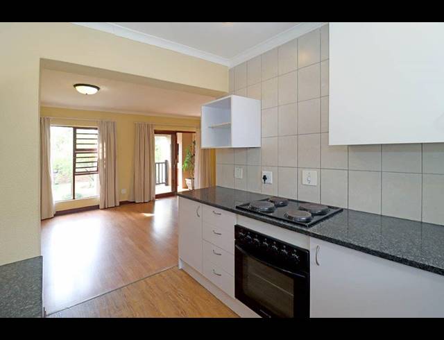 2 BEDROOM APARTMENT FOR SALE IN DOWERGLEN EXT 4